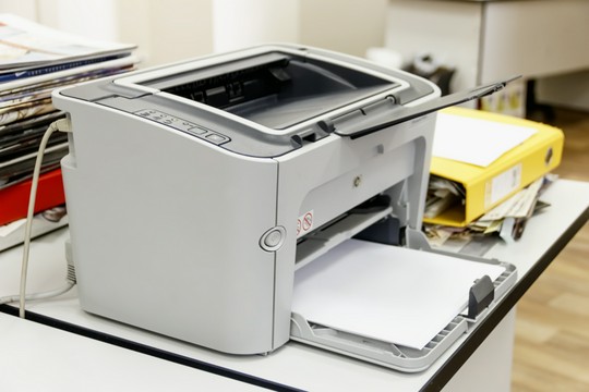biała drukarka
